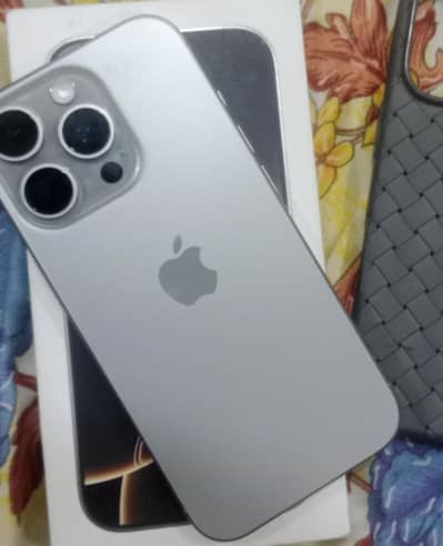 Apple iPhone 16 Pro jv