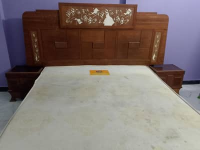 bed & dressing table
