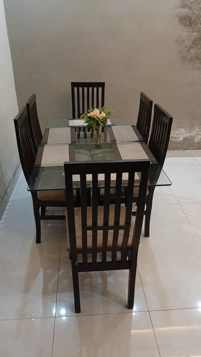 6 Seat Dining table
