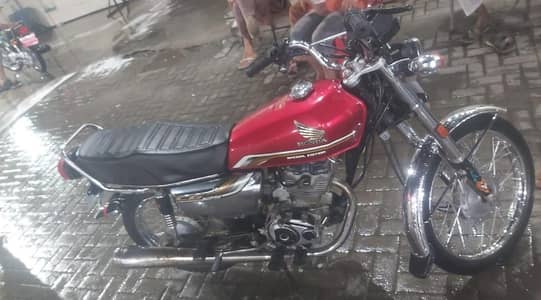 honda 125 self start Espacial edition
