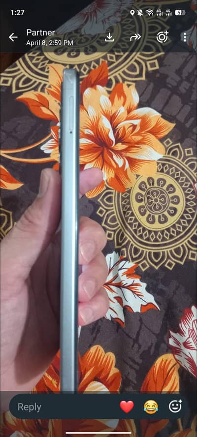 box ur charger bh hai apna