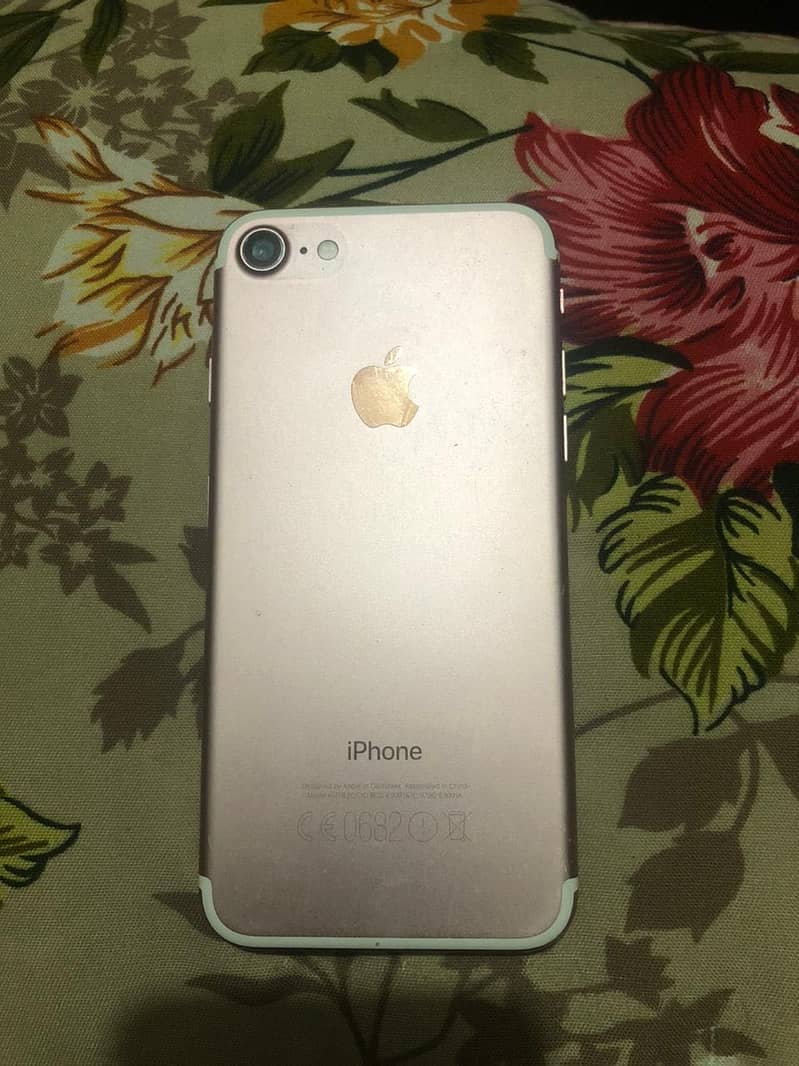 Apple iPhone 7 2