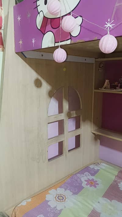 bunk bed in 7/10 condition very durable