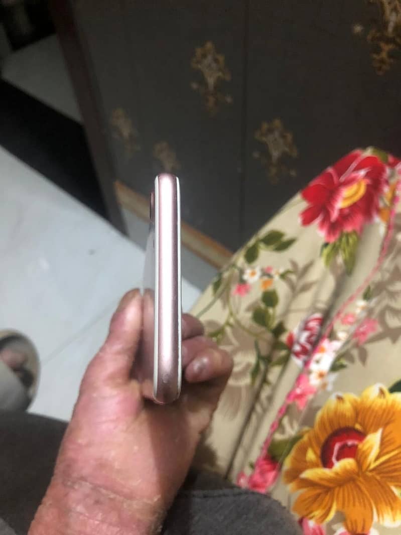 Apple iPhone 7 5