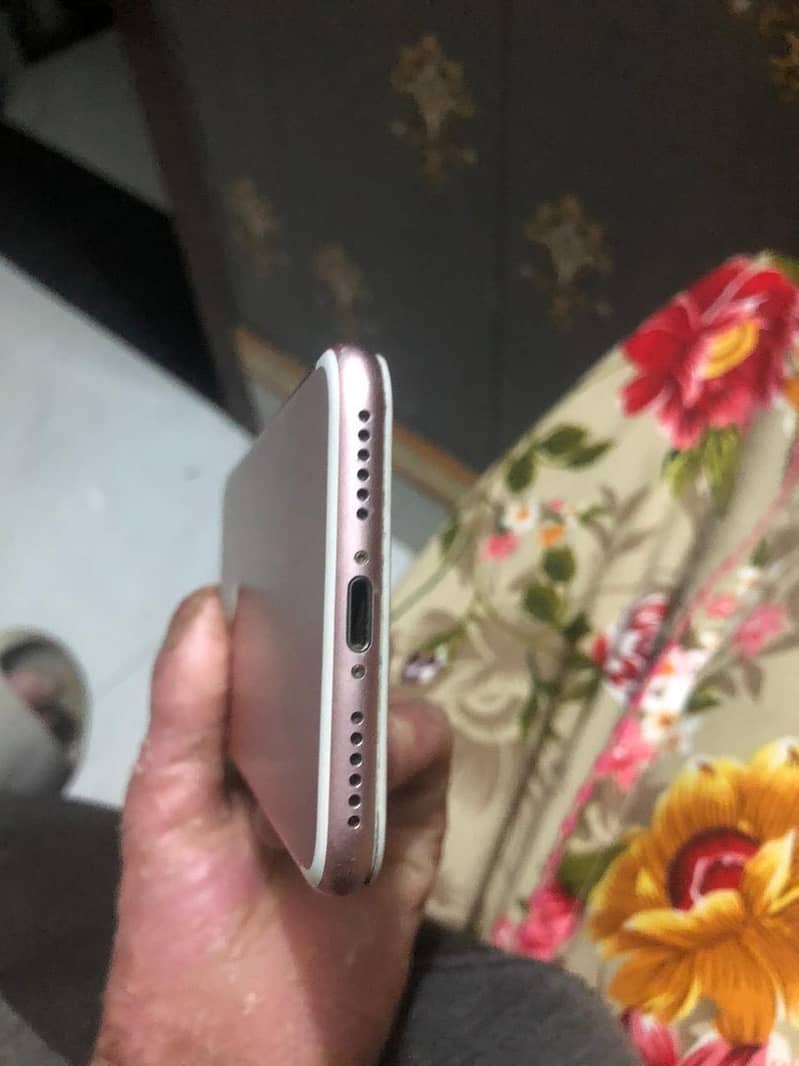 Apple iPhone 7 6