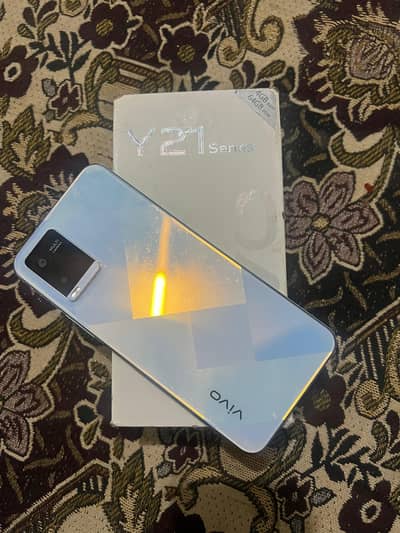 Vivo V21
