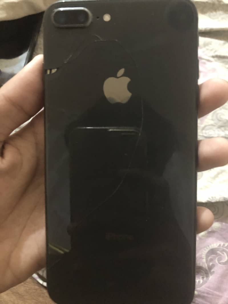 Apple iPhone 8 Plus 1