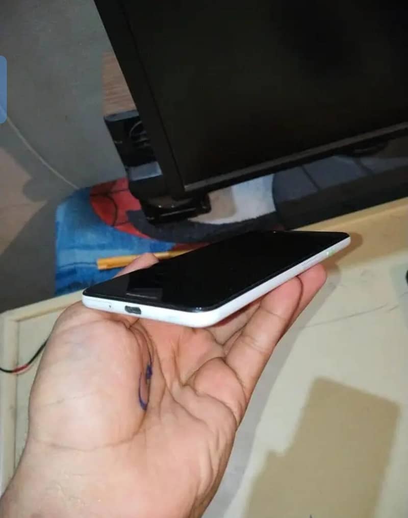 Google Pixel 3 8