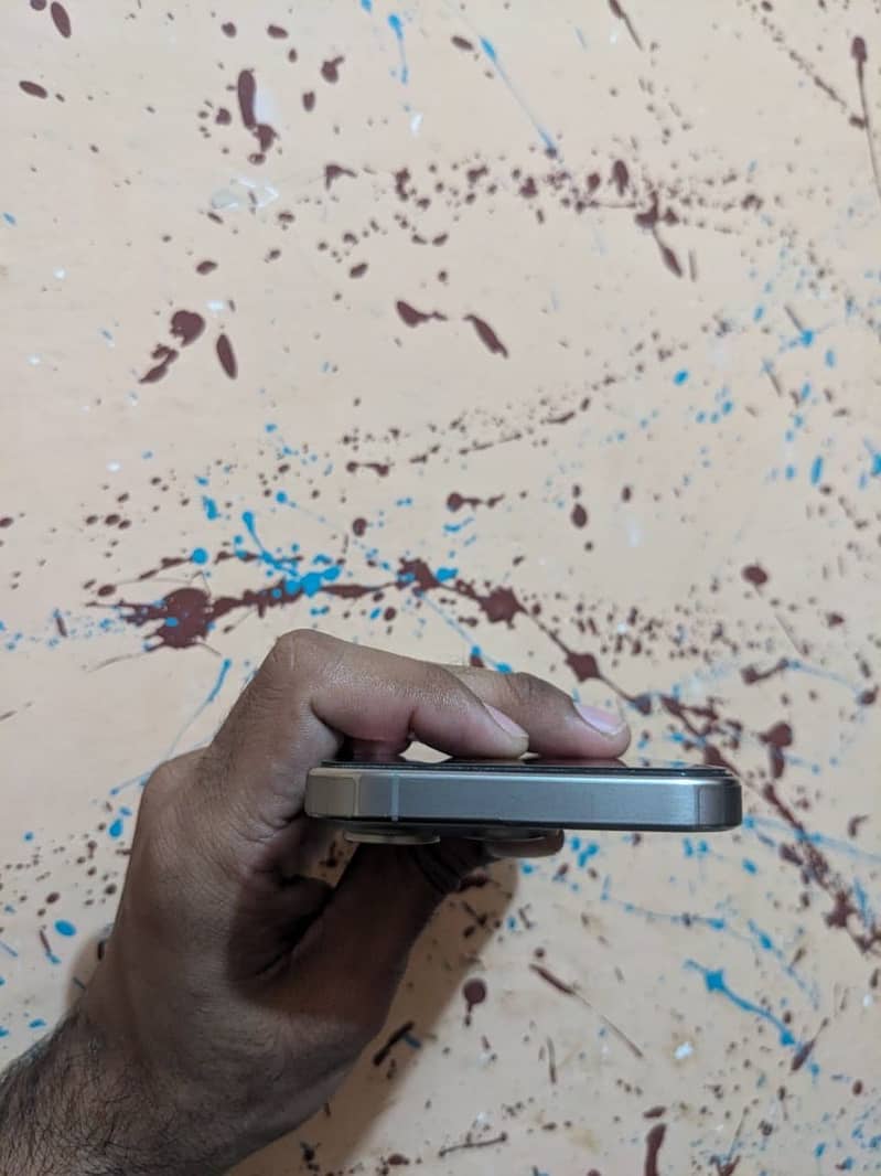Apple iPhone 15 Pro 1