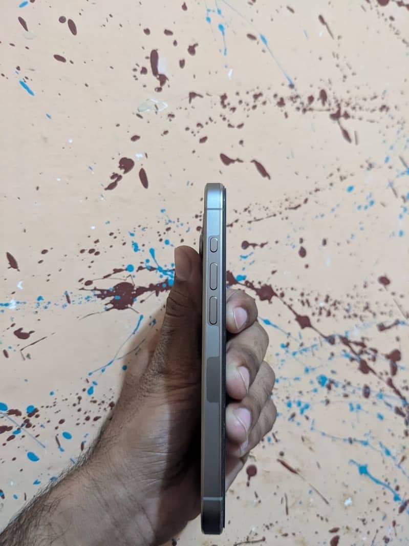 Apple iPhone 15 Pro 5