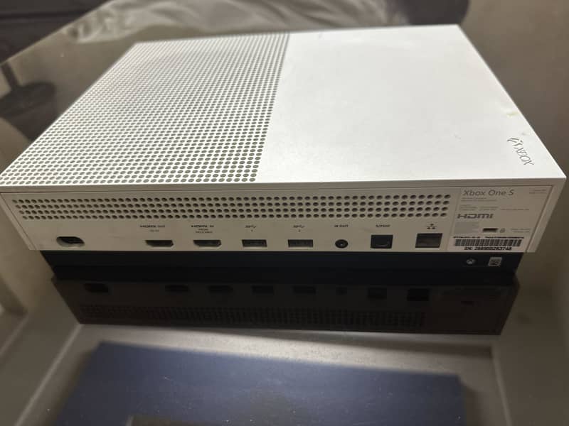 Xbox ONE S 2