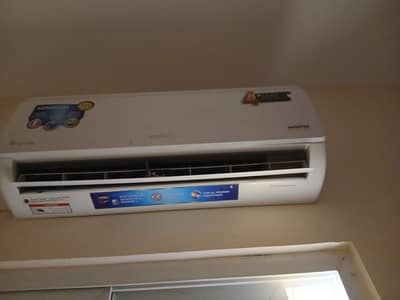 1 ton used ac in new condition kenwood (gas leaked) 03049460254