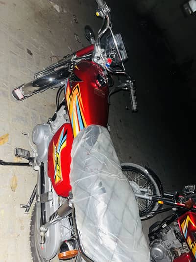 All nuts to nuts genuine bike 25/26 25 ka 11 month hai