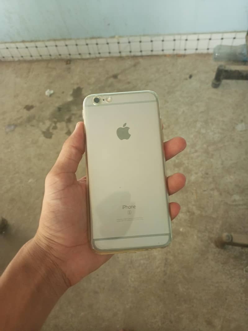 Apple iPhone 6S Plus 2