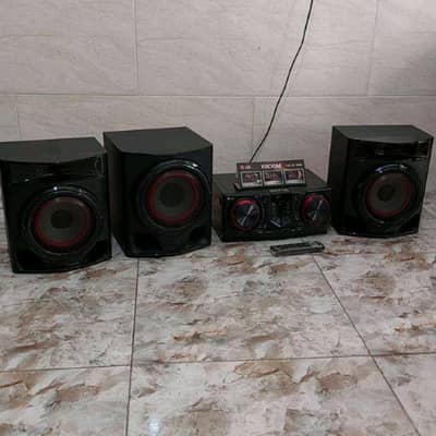LG XBOOM 720 watts home theater system for sell