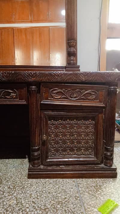dressing table