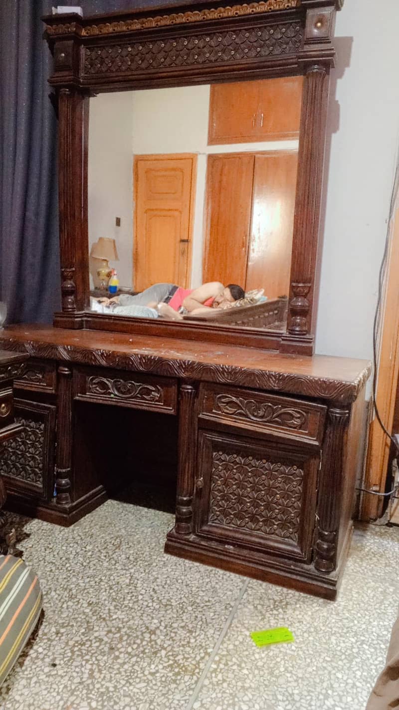 dressing table 1