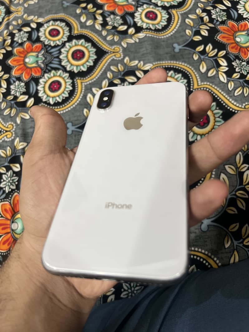 Apple iPhone X 3