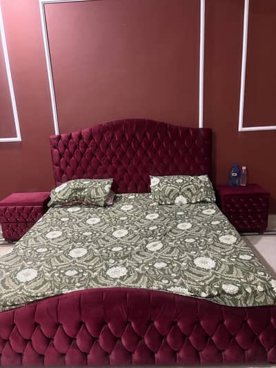 New bed set just 1 season used