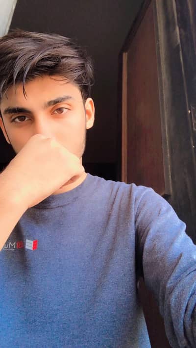need job pick & drop ya koi bhi kam age 25
