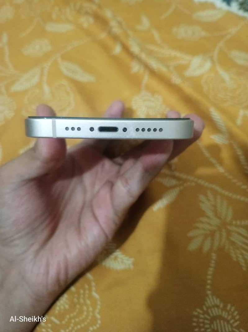 Apple iPhone 13 2