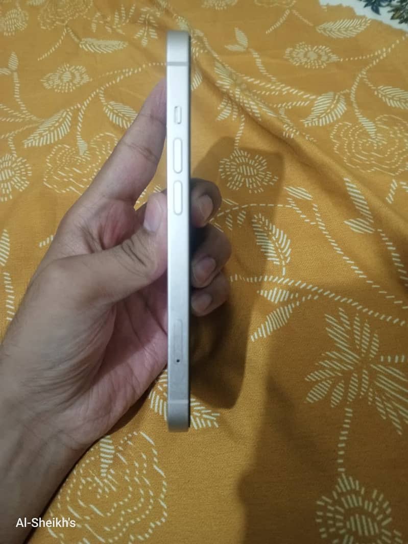 Apple iPhone 13 3