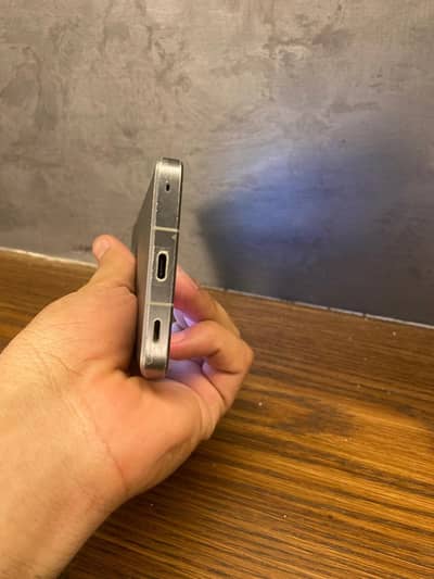 Sharp Aquos R 7