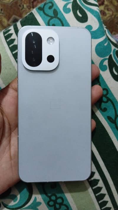 One Plus 13s