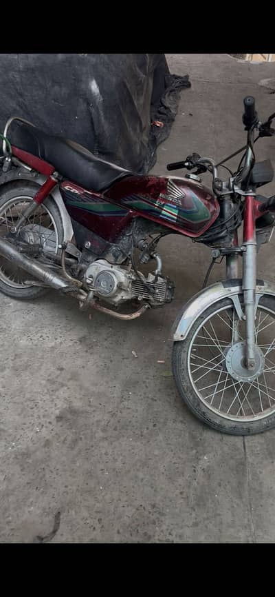 Honda cd 70 16/17 model urgent sale