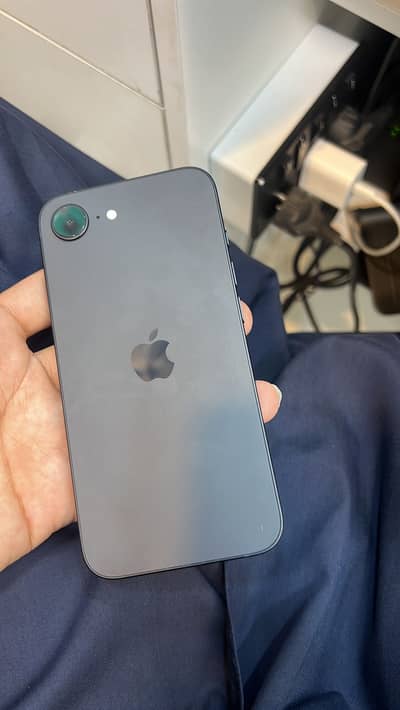 Apple iPhone 16e