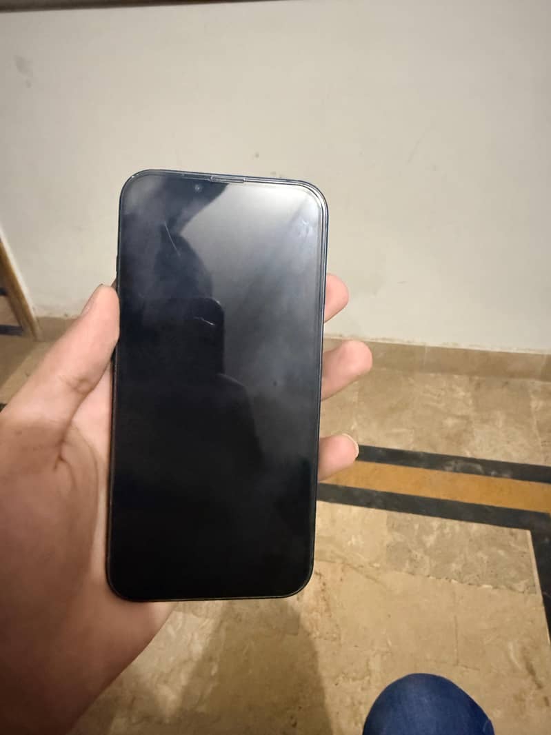 Apple iPhone 13 1