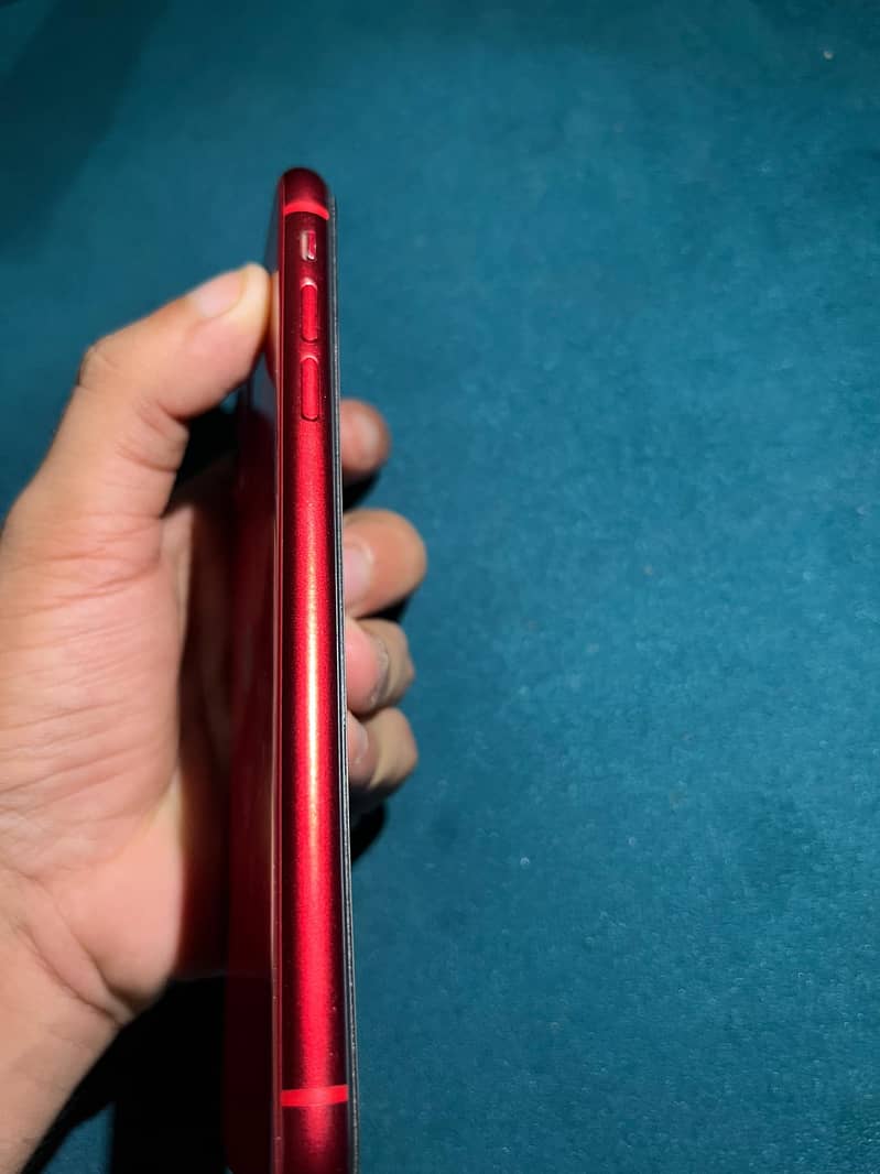 Apple iPhone 11 4