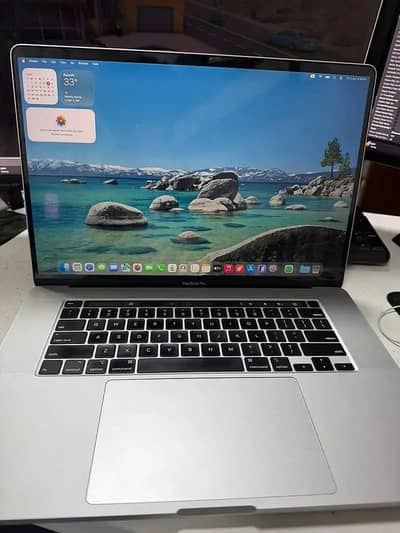 Apple MacBook pro 2019 16 inch core i9 32 512gb