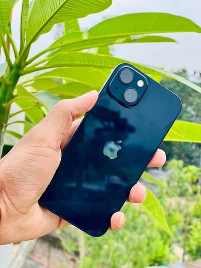 Apple iPhone 13