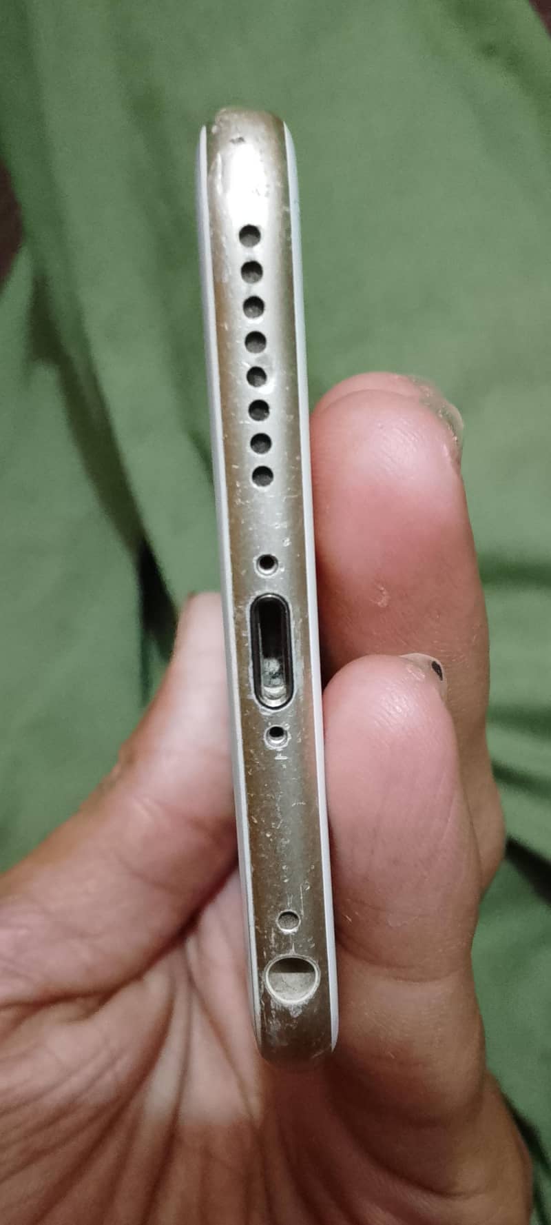 Apple iPhone 6 Plus 5