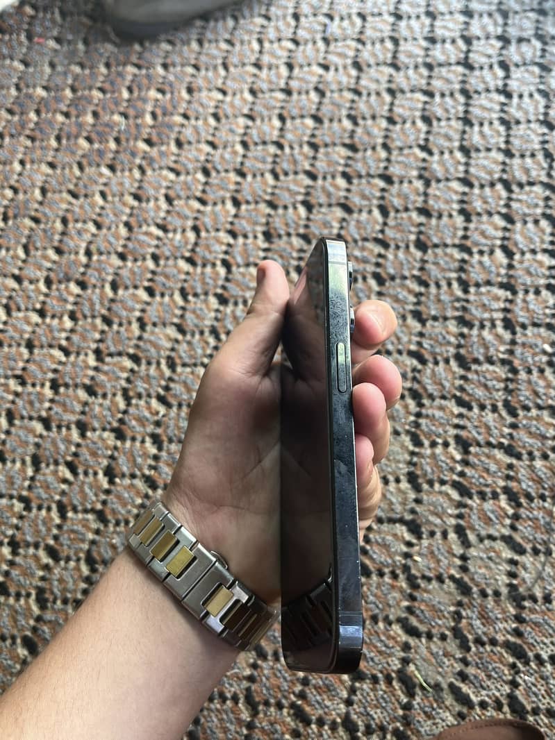 Apple iPhone 14 Pro 1