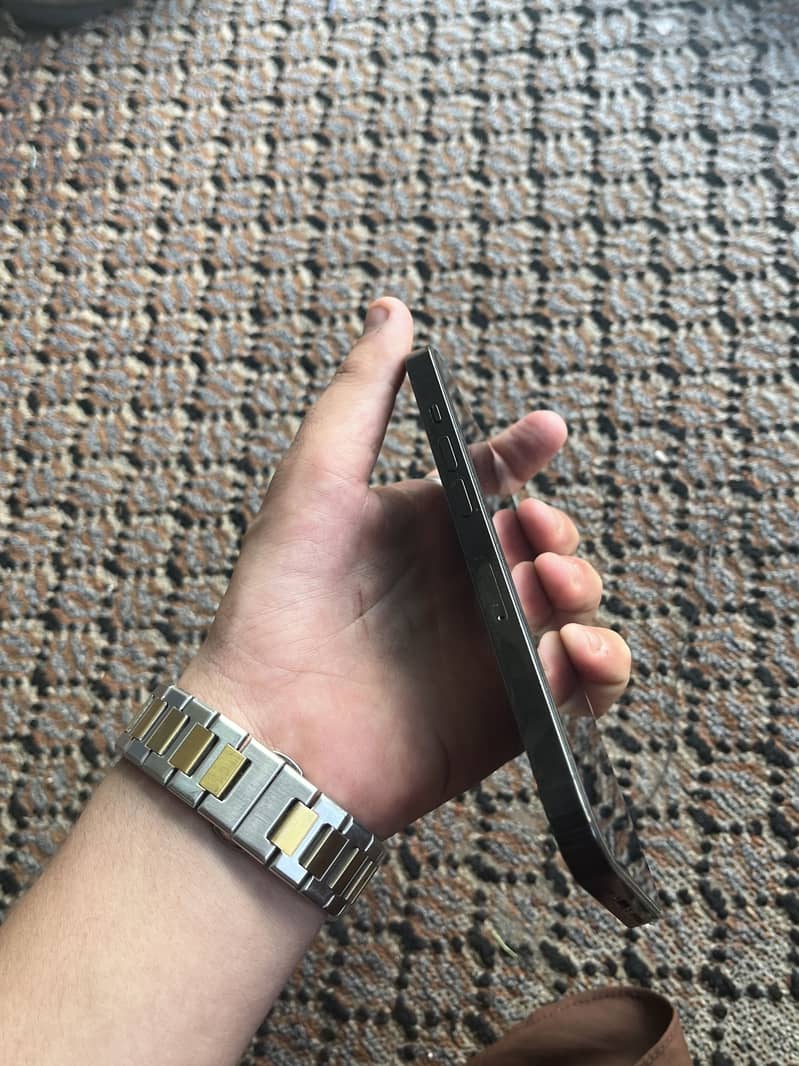 Apple iPhone 14 Pro 2