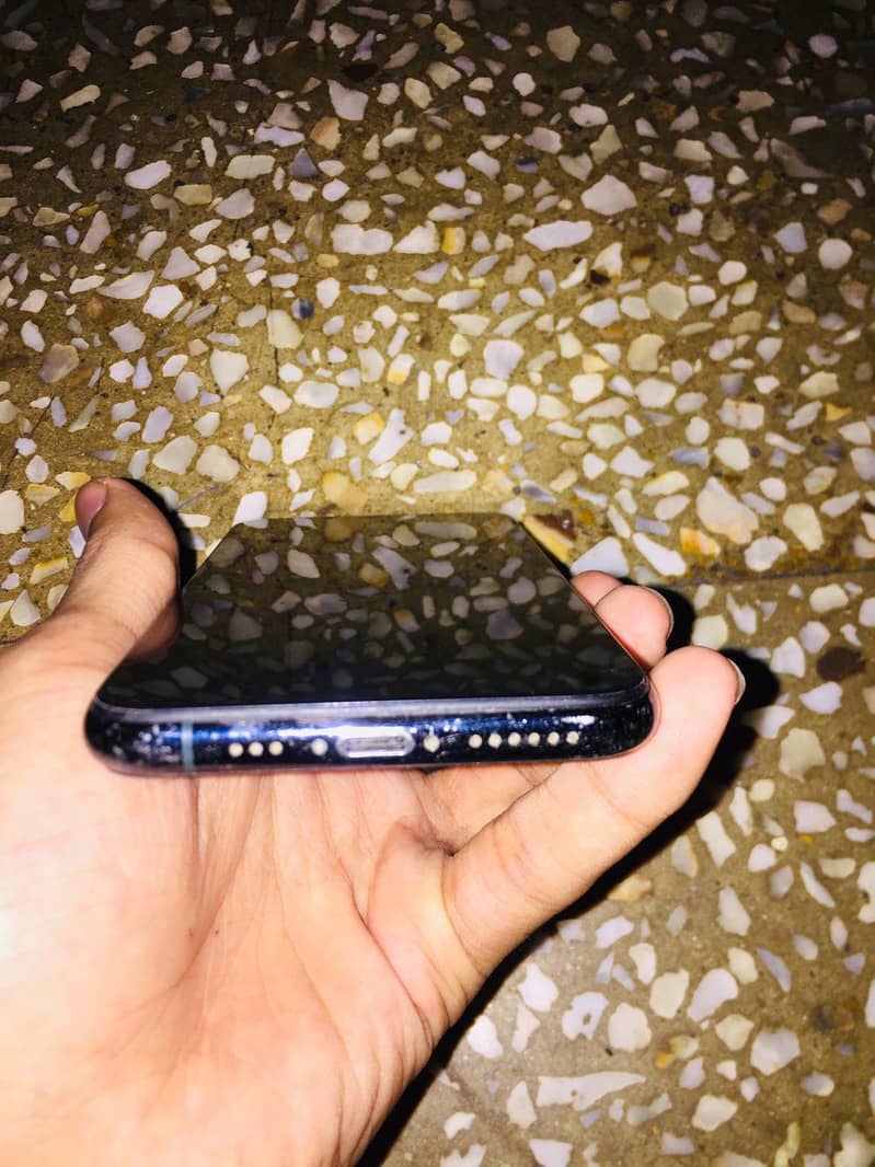 Apple iPhone 11 Pro 2