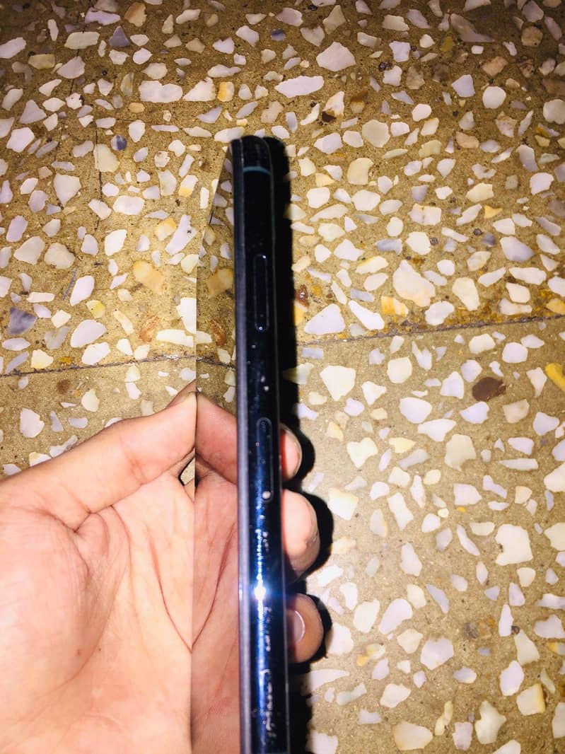 Apple iPhone 11 Pro 4