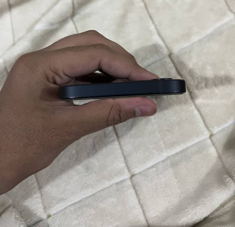 Apple iPhone 12 4