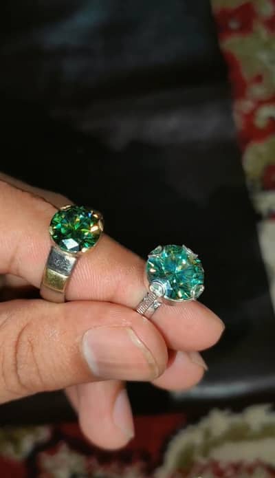 excellent color mozenite Stone  in silver ringe 