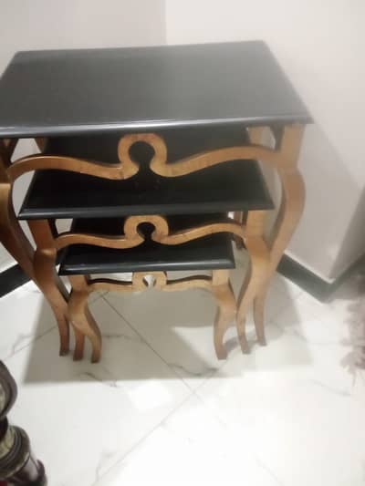 Tables set / Nestling Tables