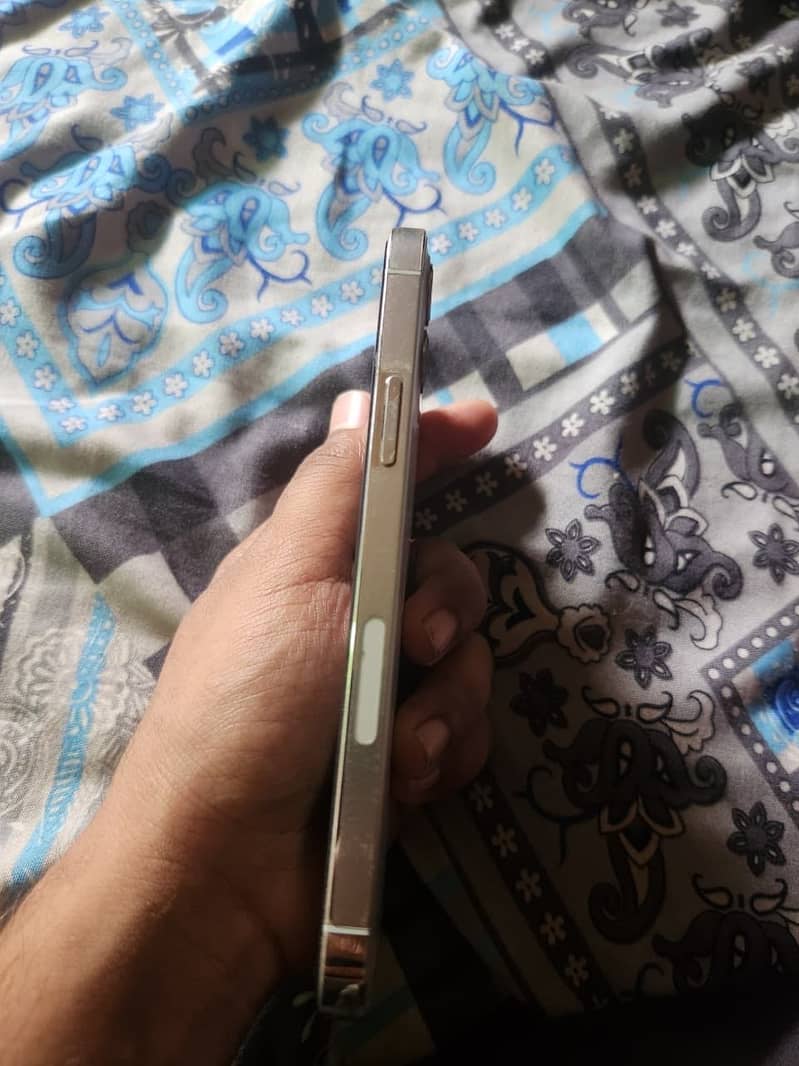 Apple iPhone 12 Pro 2