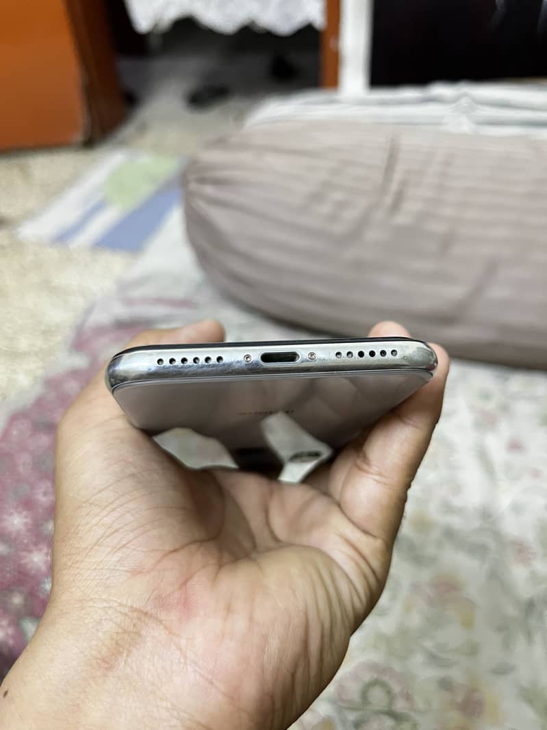 Apple iPhone X 6