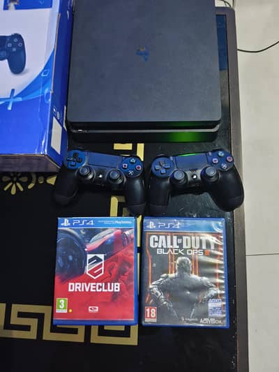 Ps4 Slim with box 10/10