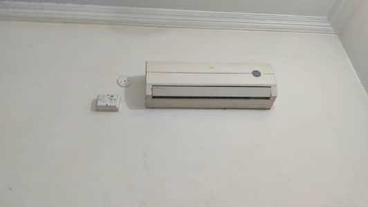 1 ton ac urgent for sale