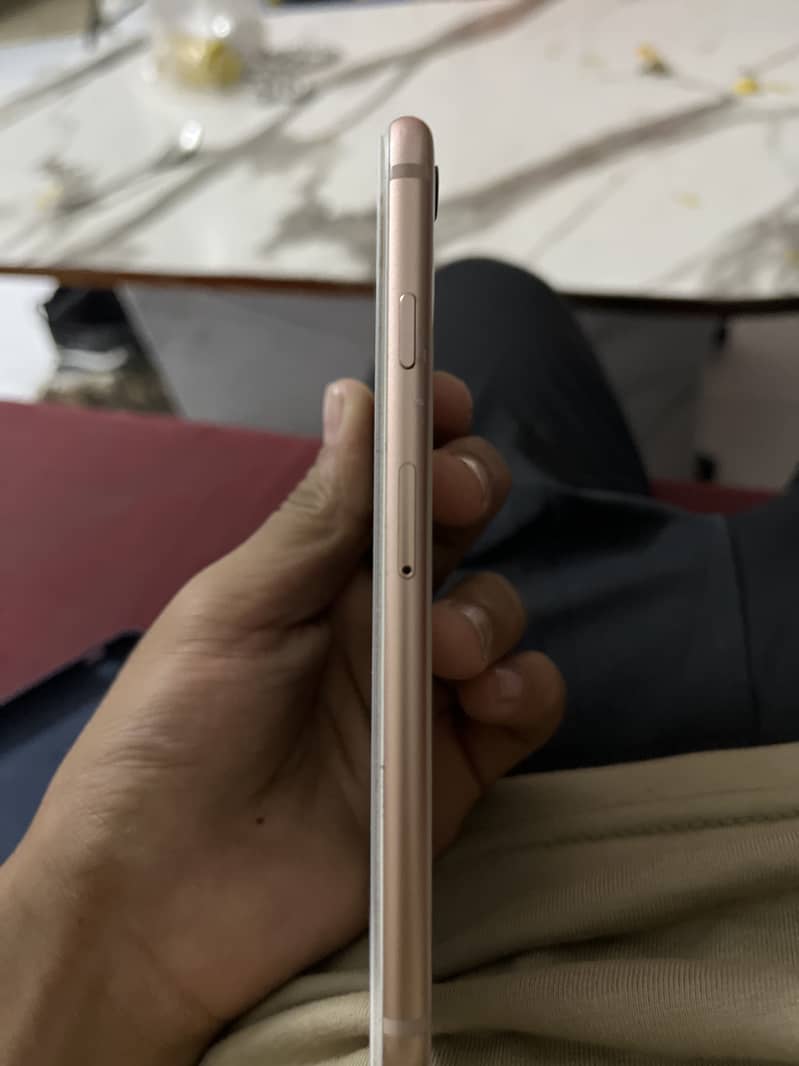 Apple iPhone 8 1