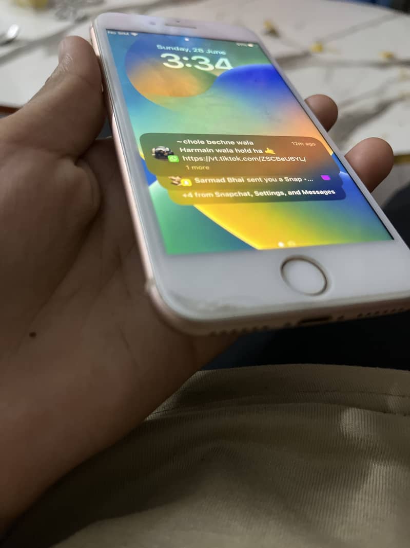 Apple iPhone 8 6