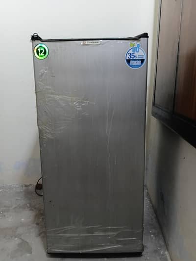 Dawlance room refregrator
