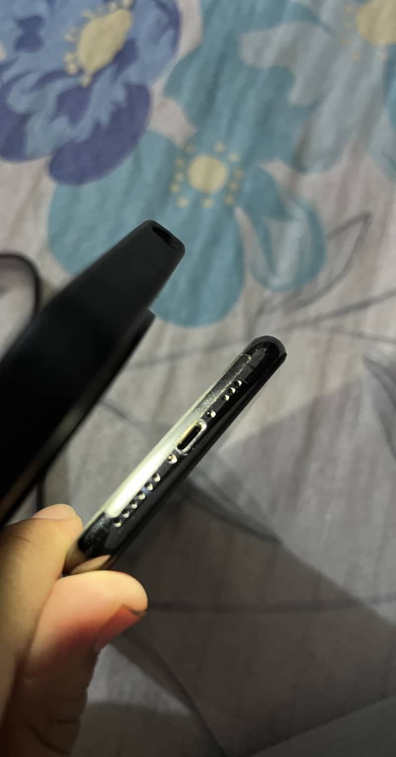 Apple iPhone 11 Pro 3